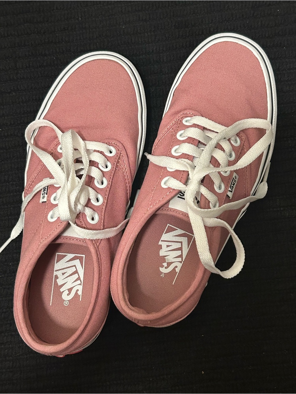 Womenβs Vans size 6.5 authentic Low Top Sneakers in Rose Pink